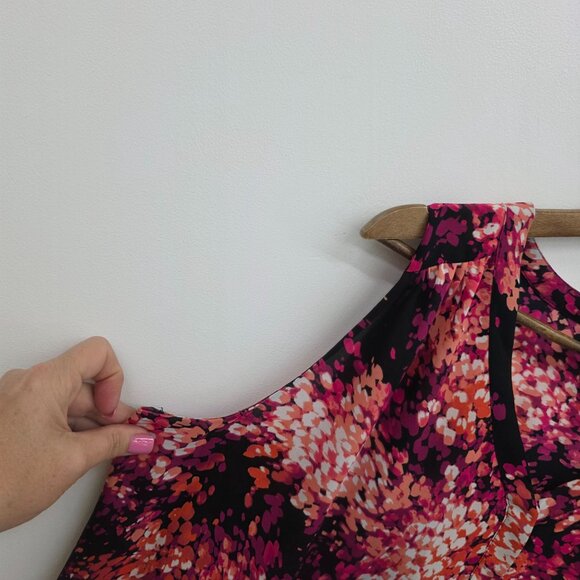 Worthington Womens Sleeveless V-Neck Top Blouse 1X Pink Black Floral Career Work - Picture 3 of 8